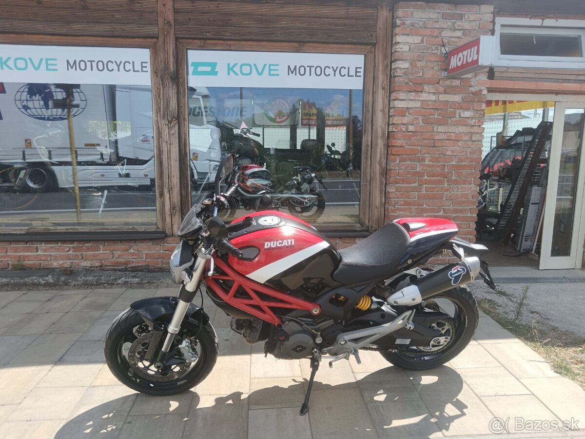 Ducati Monster 696