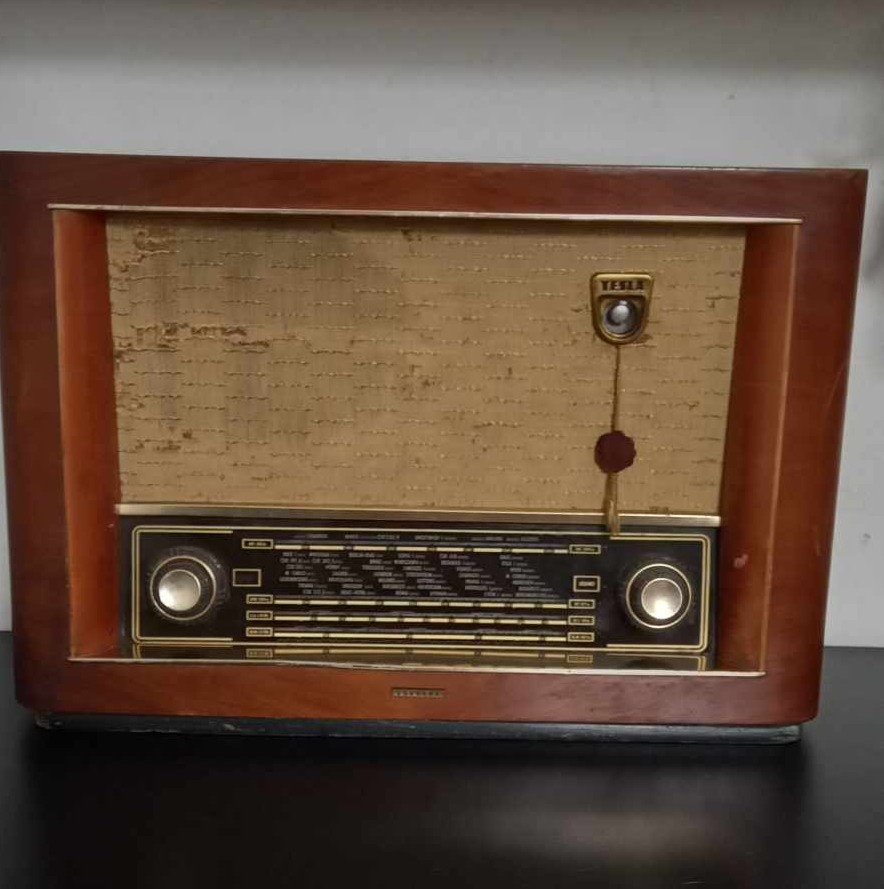 Retro rádio Tesla