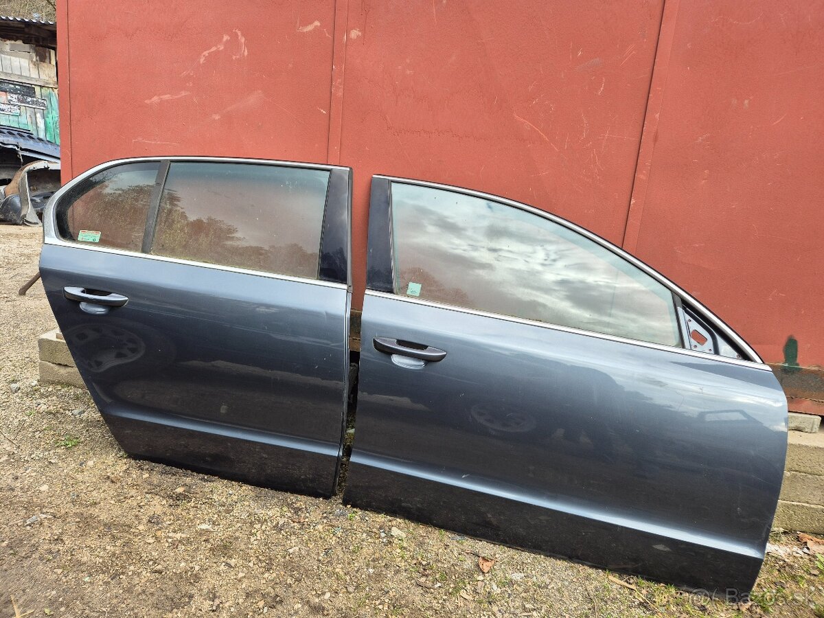 Predám pravé dvere na Škoda Superb 2 II sedan