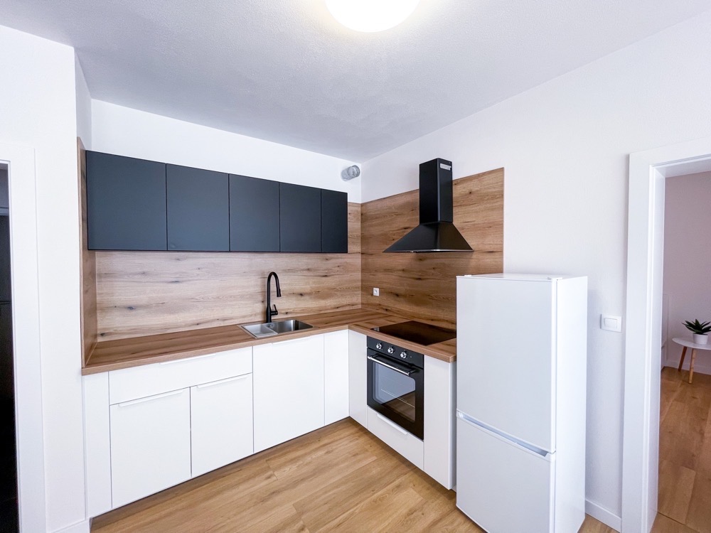 Exkluzívny dvojizbový byt s balkónom na prenájom, Vráble