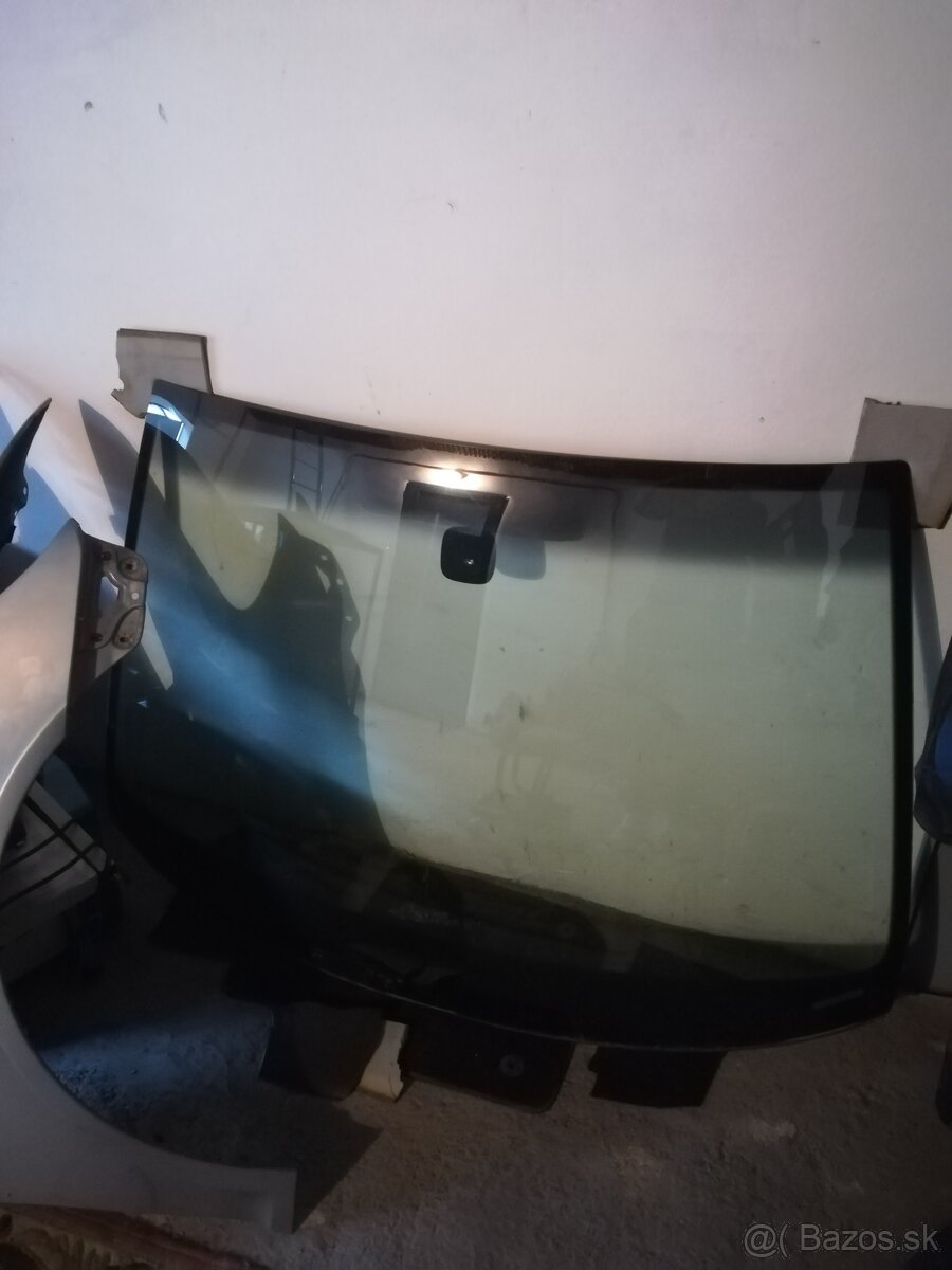 čelne sklo, okno, airbag, kapota, blatnik, škoda octavia 2