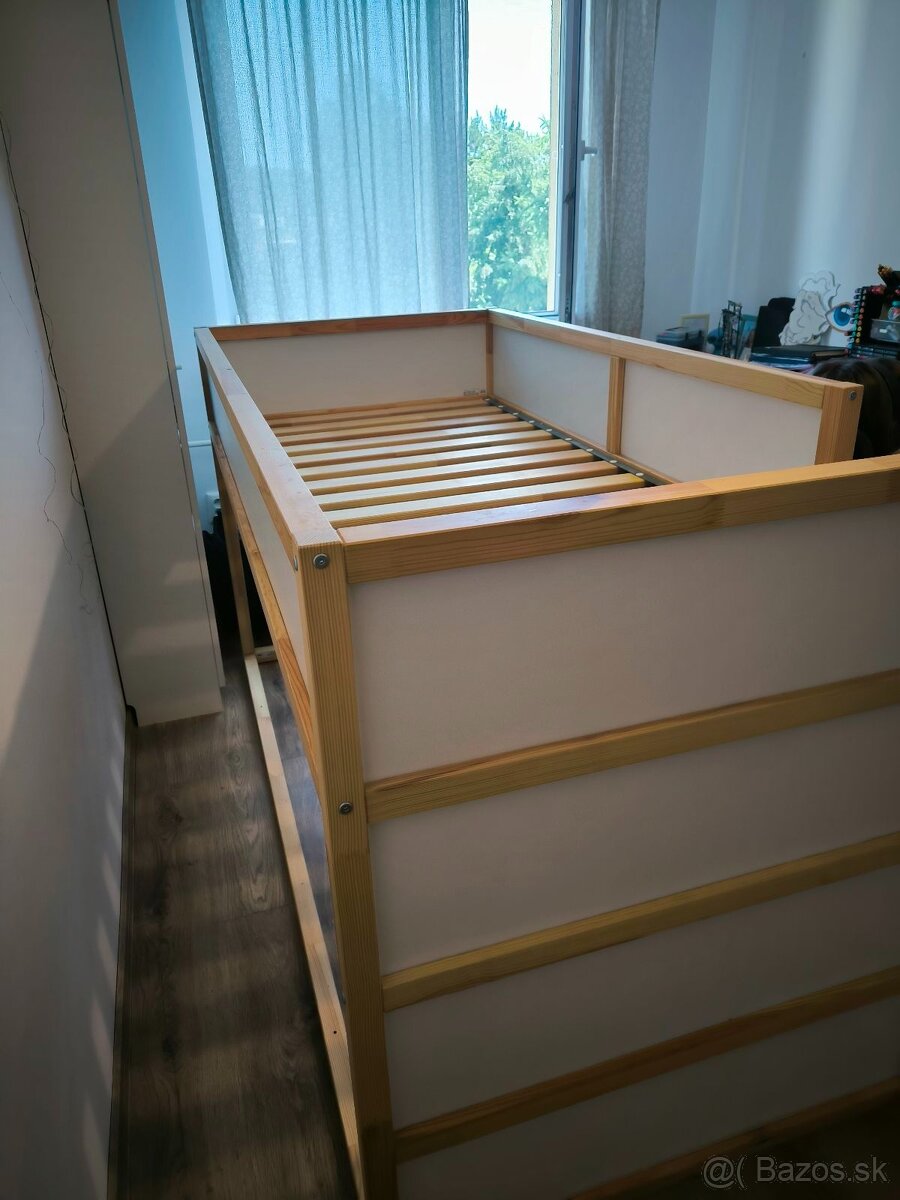Detská poloposchodová posteľ Ikea