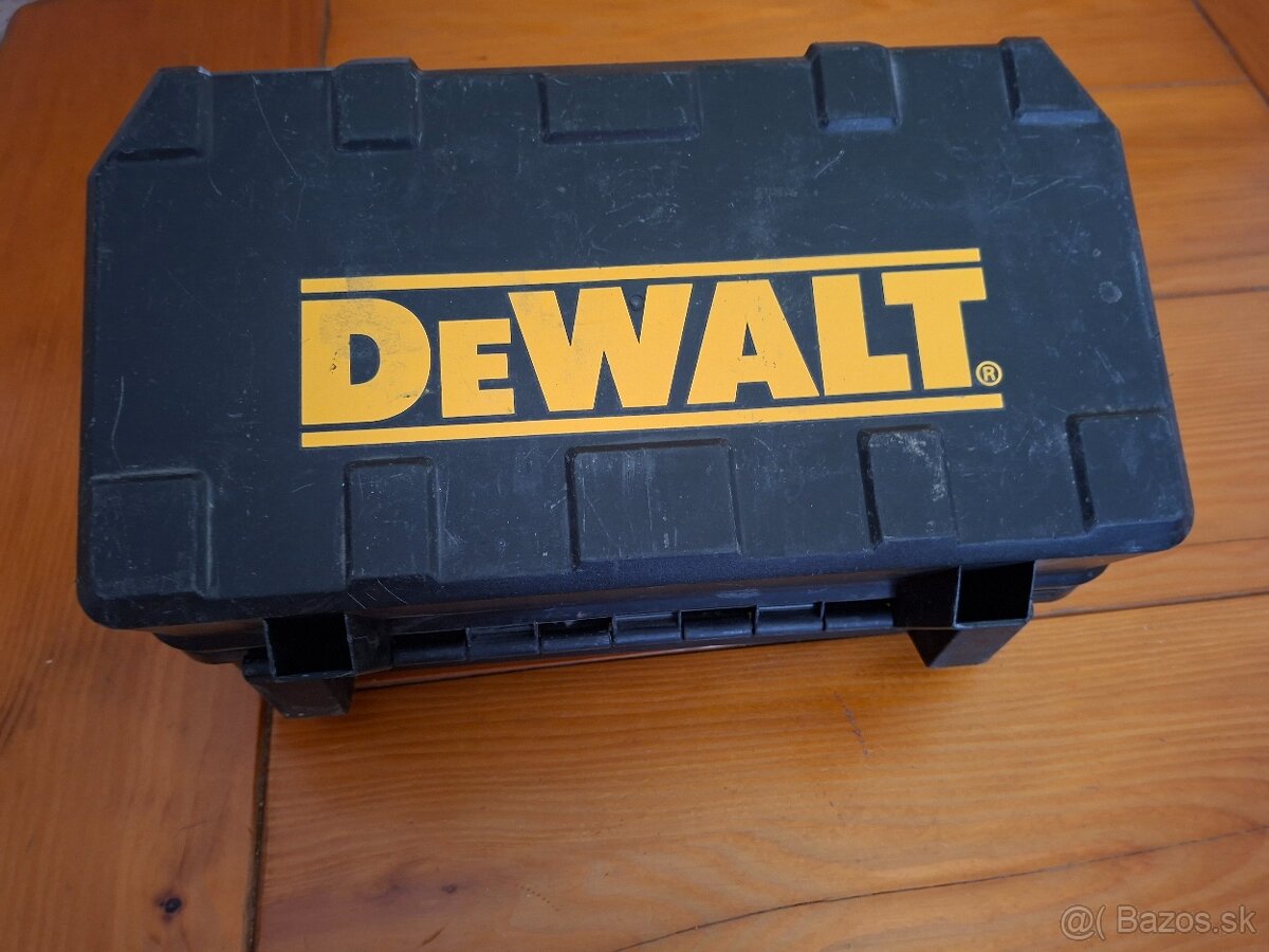 Lamelovacia fréza Dewalt DW682K 600 W + kufor