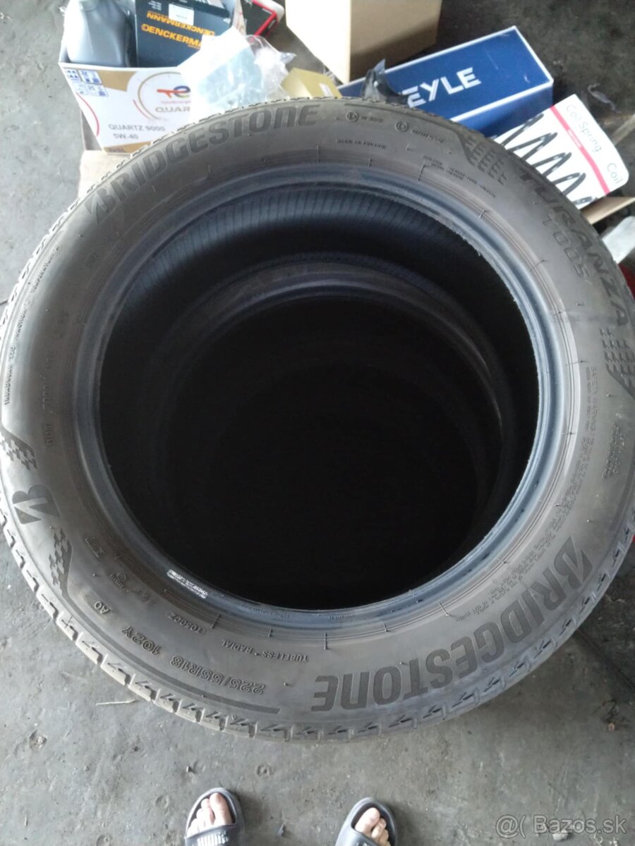 Pneu Bridgestone 225/55 R18