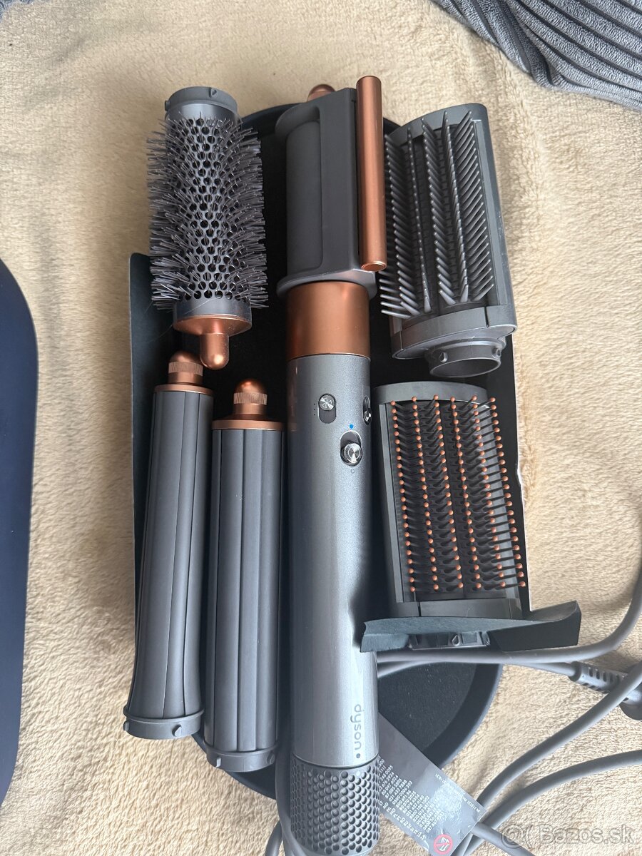 Dyson airwrap