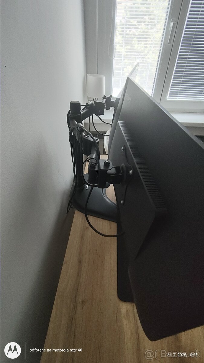 Monitor +stojan