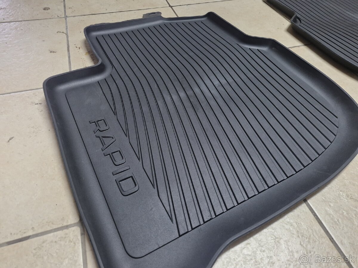 Zadné gumové koberce Škoda Rapid 2012-2020