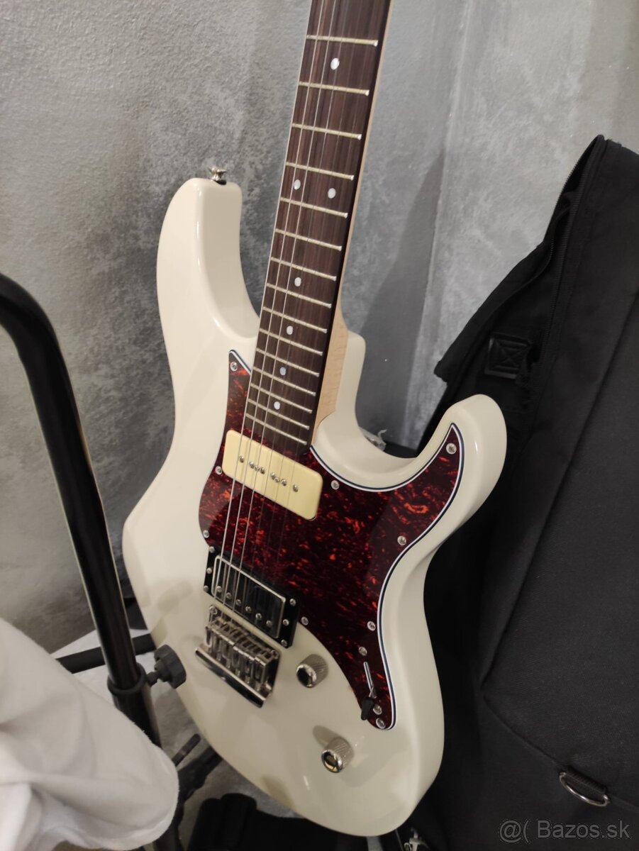 Yamaha Pacifica 311H Vintage White Elektrická gitara