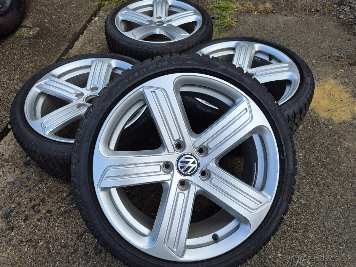 Zimni sada kol Volkswagen Golf gti R18 cadiz