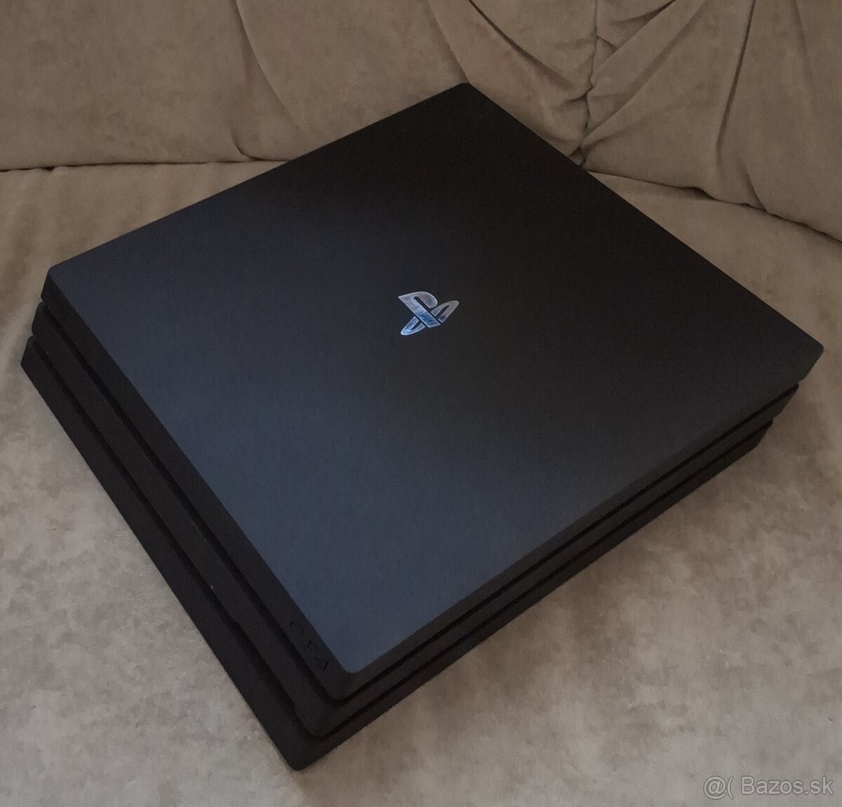 PlayStation 4 slim 4K 1Tb.