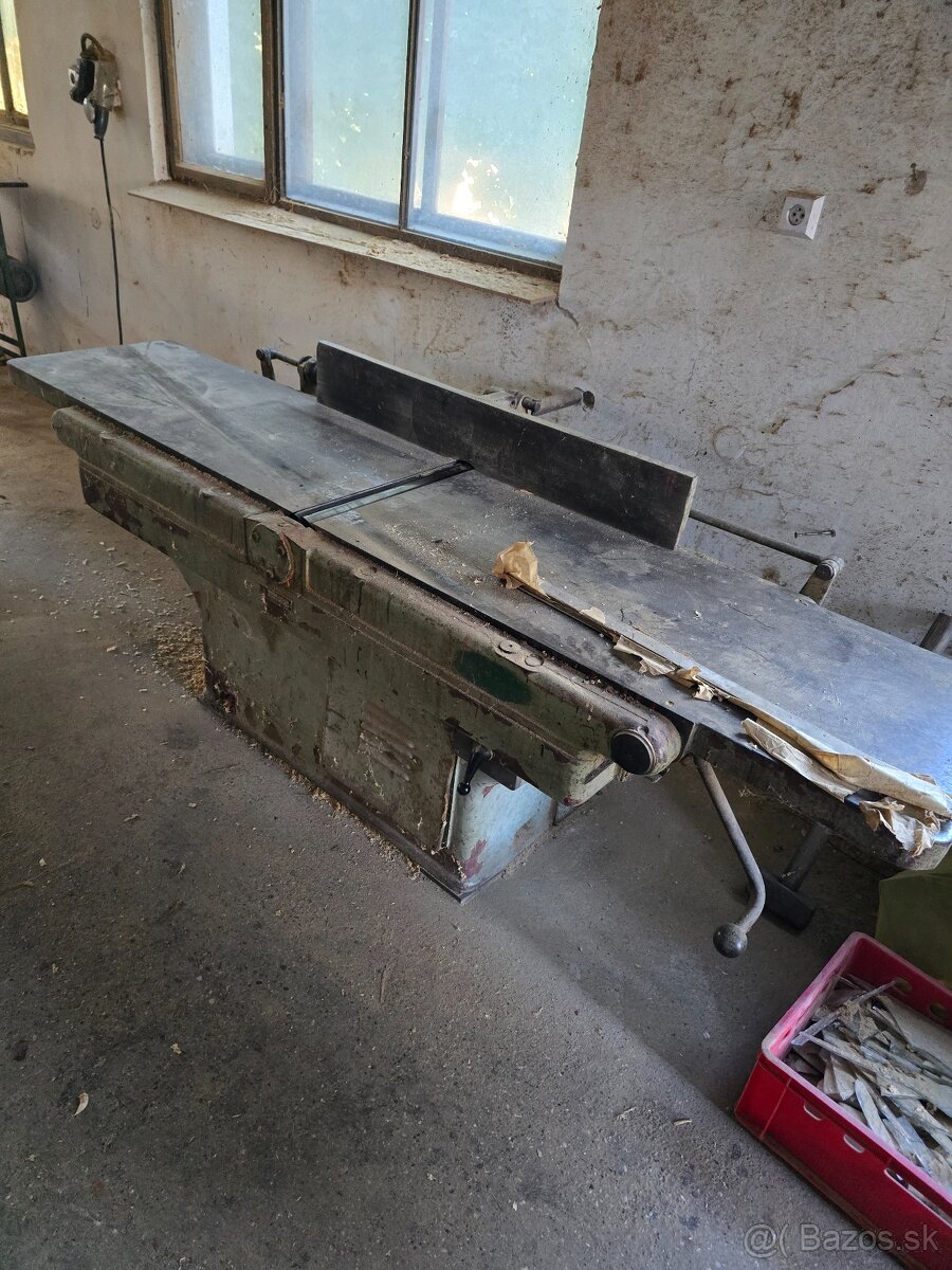 zrovnávačka - hoblovačka, celoliatinový model