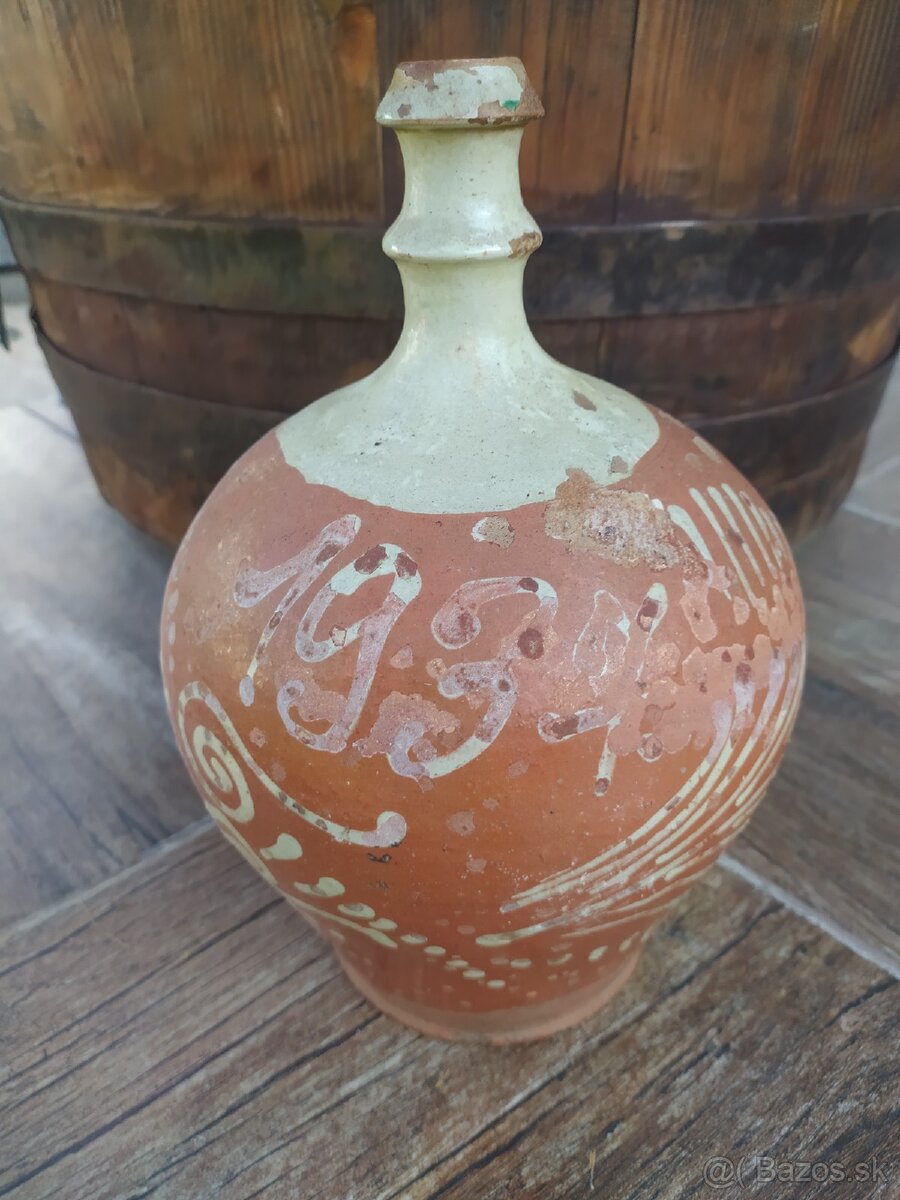 Hlinená halbica, krčah 1937