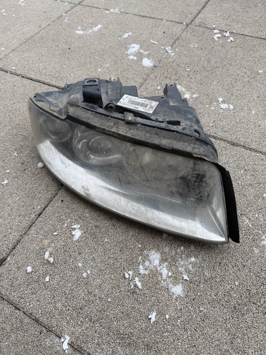 Práve svetlo na Audi a4 b6