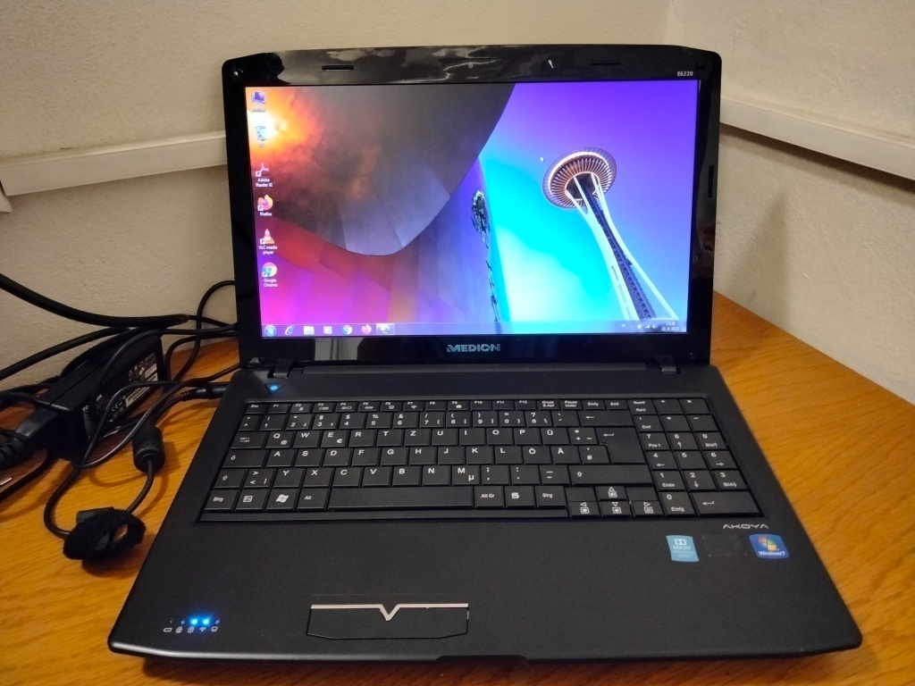 predám notebook MEDION AKOYA E6220 ,WINDOWS 7,bez baterky