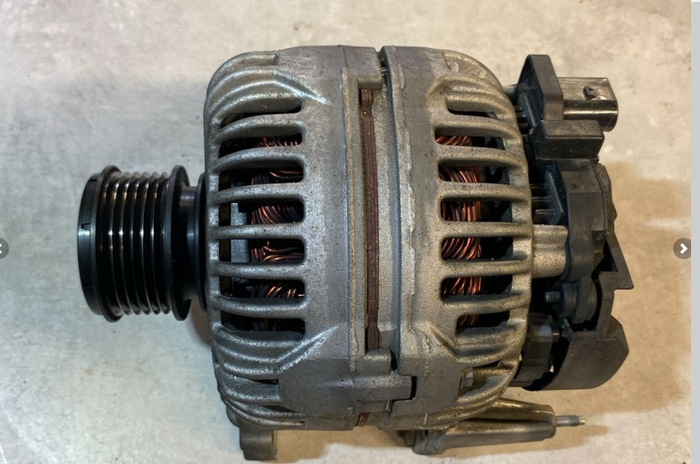 Predám Bosch alternátor . 045 903 023 A . 120A.