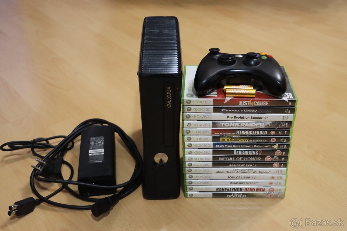 Xbox360 S 250GB + ovládač +napájaci kábel + 15hier