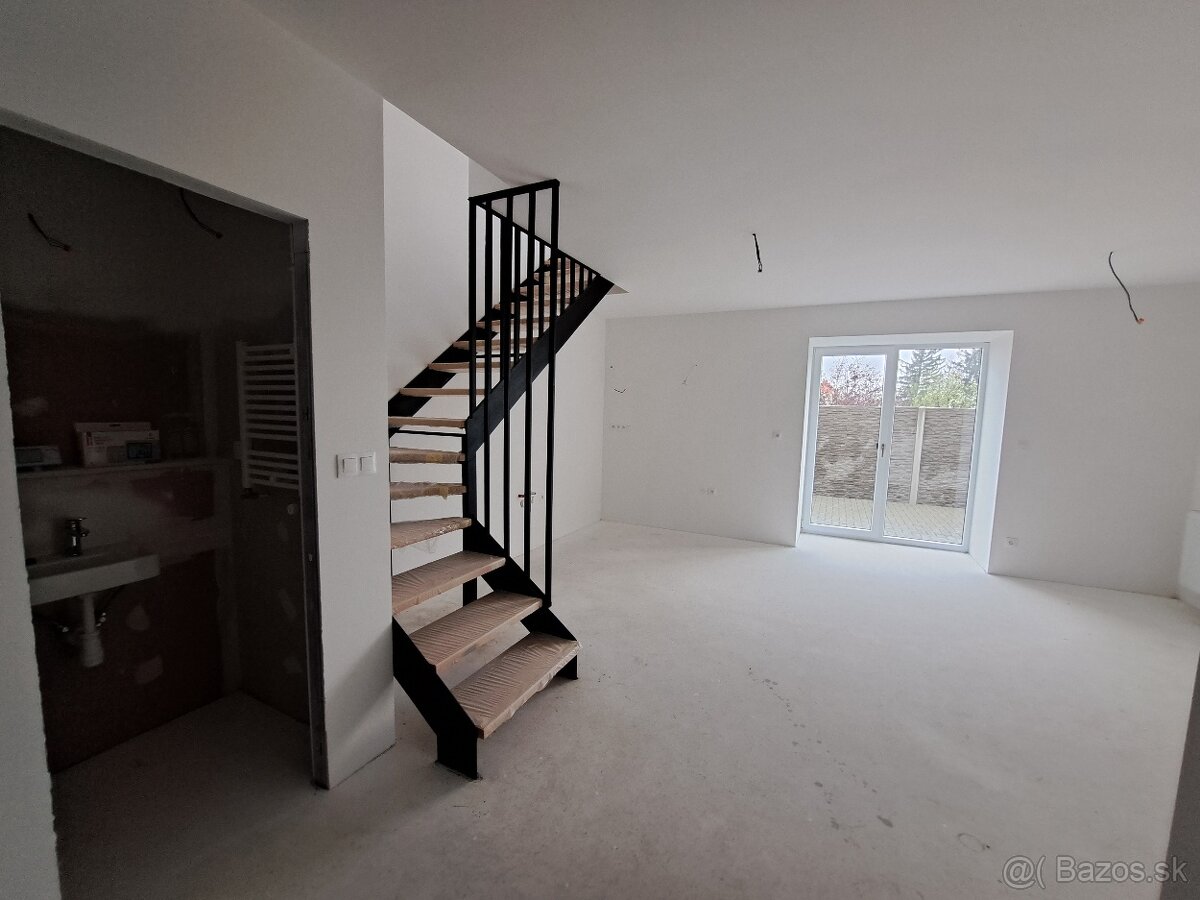 NOVÝ MEZONET S VEĽKOU TERASOU -125.900€