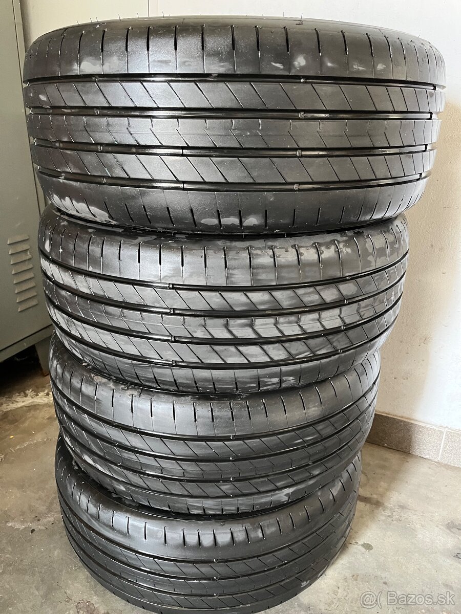Goodyear Eagle F1 Asymetric 6 235/40 R19