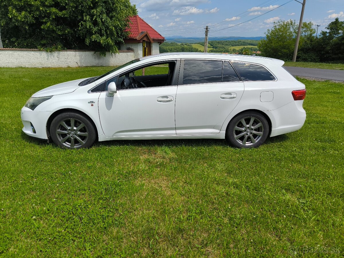 Toyota Avensis 2.2 D-CAT