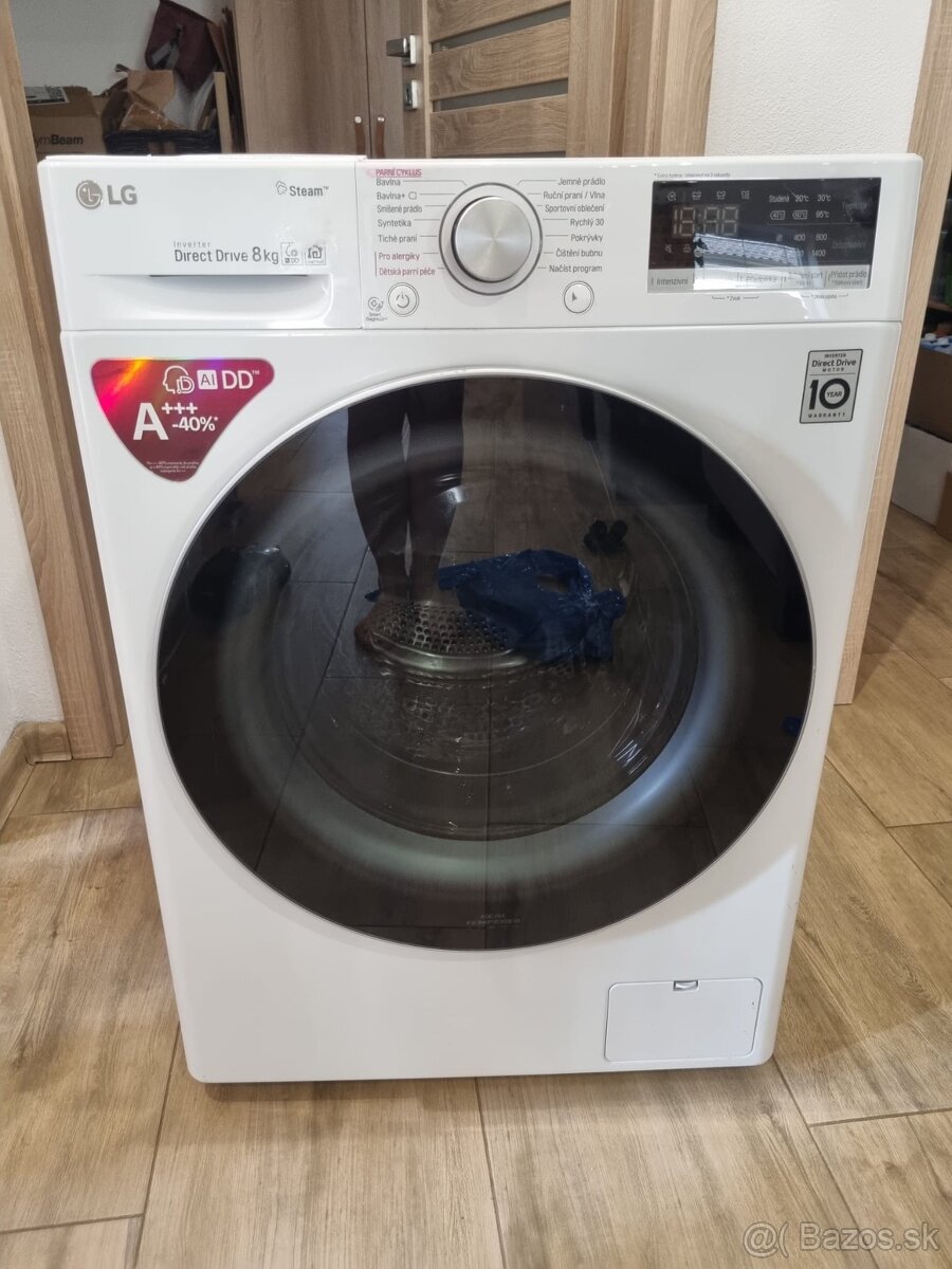 Predám LG 8kg parnú práčku plnenú spredu