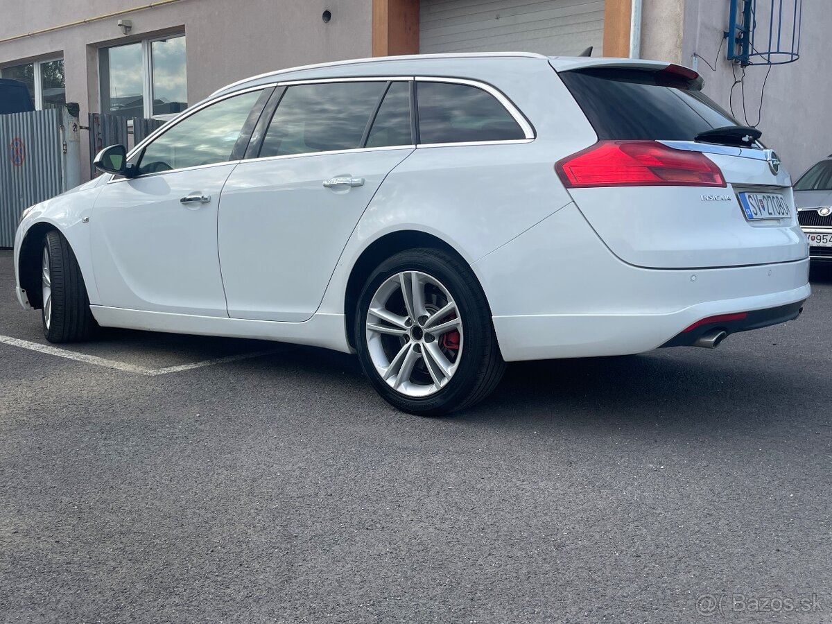 Predám Opel Insignia 2,0 CDTI biturbo 4x4