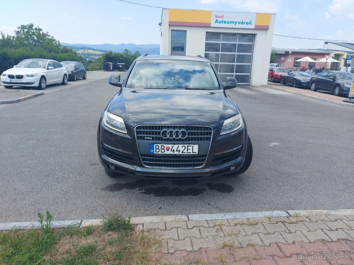 Predam Audi Q7