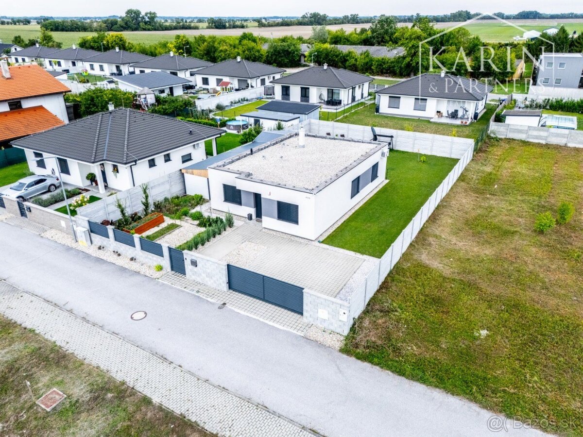 REZERVOVANÉ - 4i SMART bungalov s bazénom v Kvetoslavove