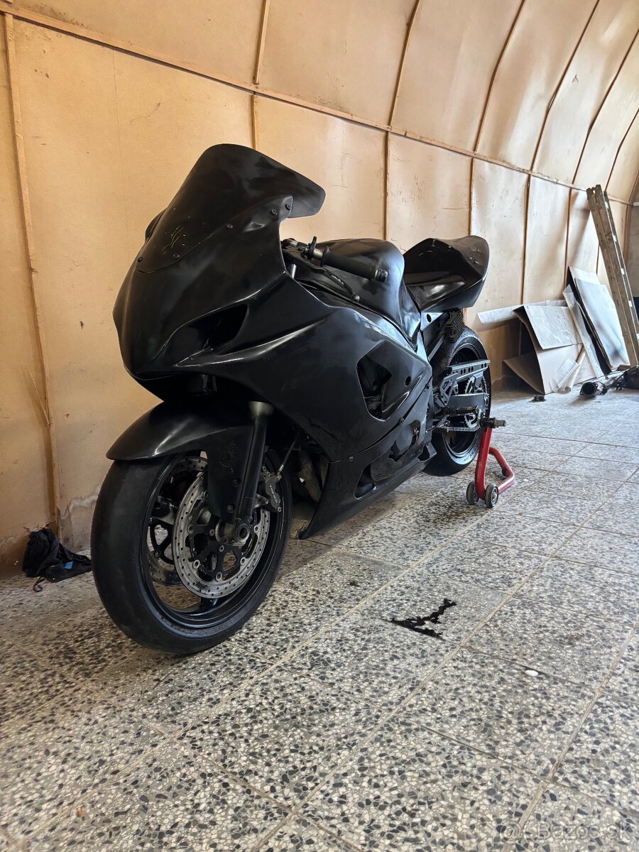 Suzuki GSX-R 600 okruhovka