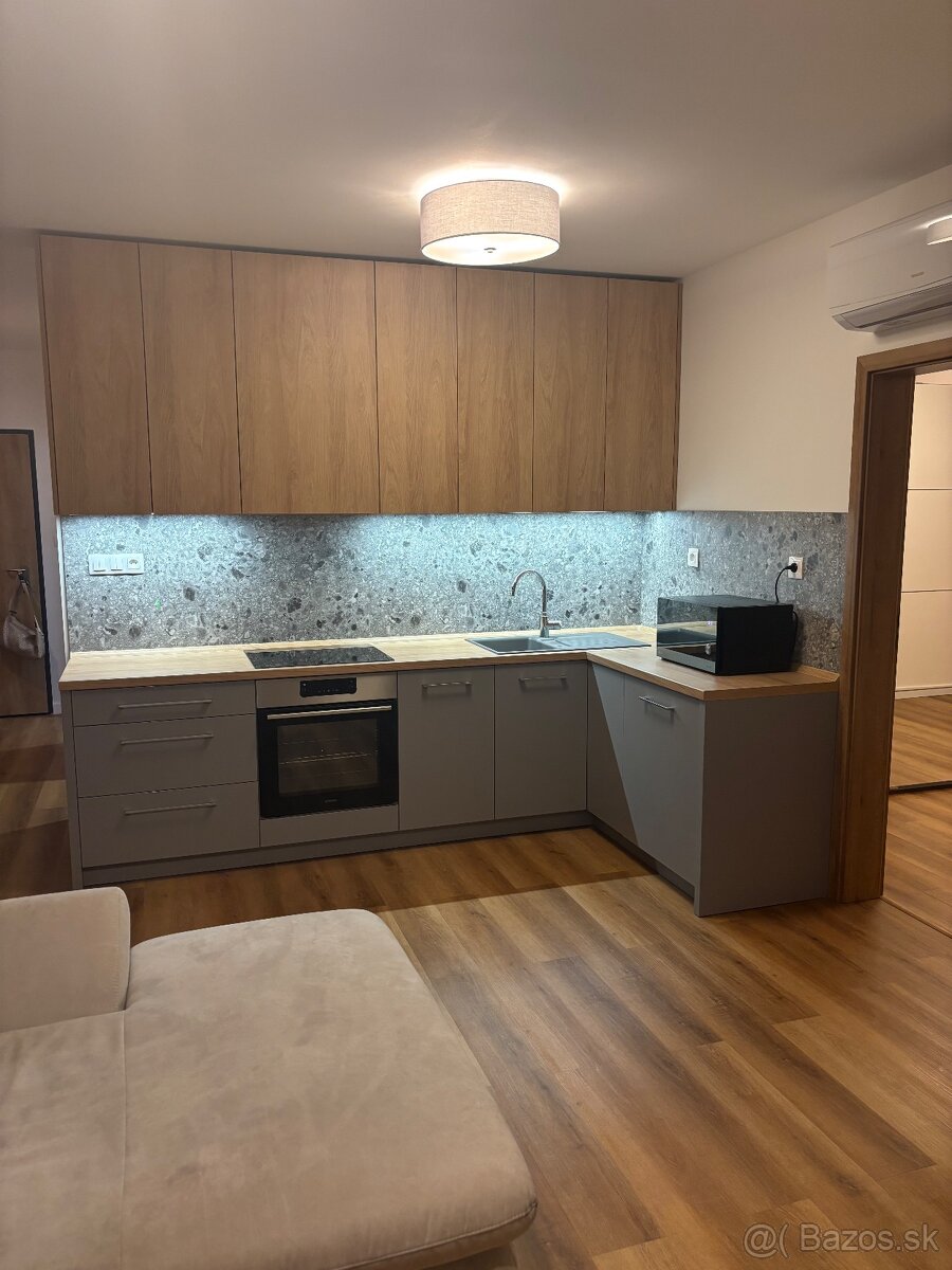 3 izbovy byt Thurzova - Staré mesto + parking