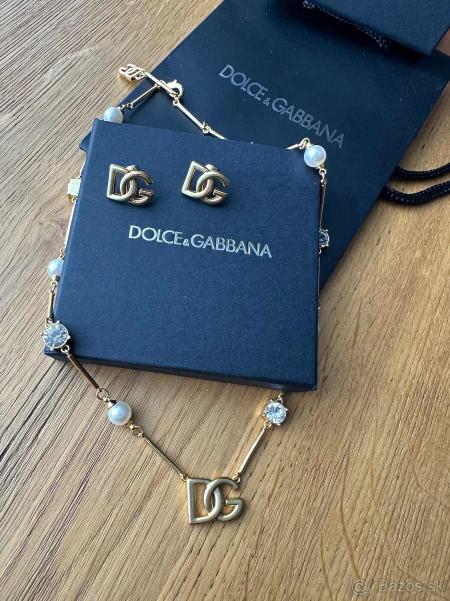 Nová nenosena sada náušníc a nahrdelnika D&G