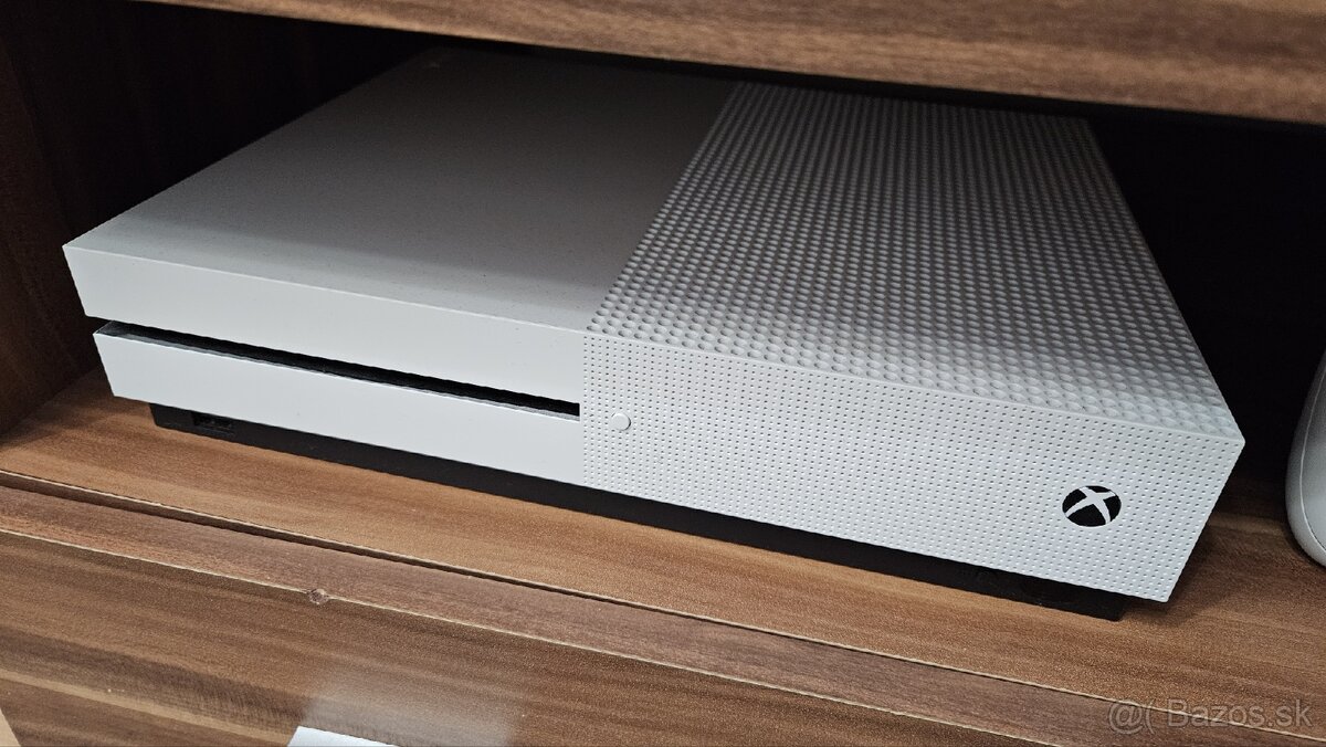 X Box ONE s 1TB + 14 hier