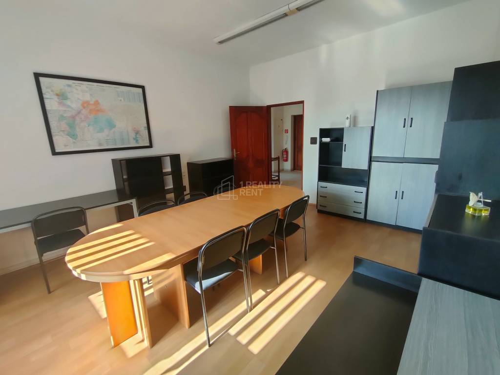 Administratívno-prevádzkové priestory 91m2 v Žiline s parkov