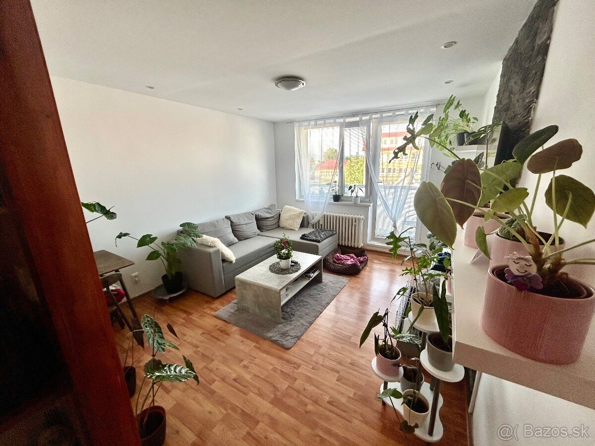 Na predaj menší 2 izb byt, 2x Loggia, Dubnica nad Váhom