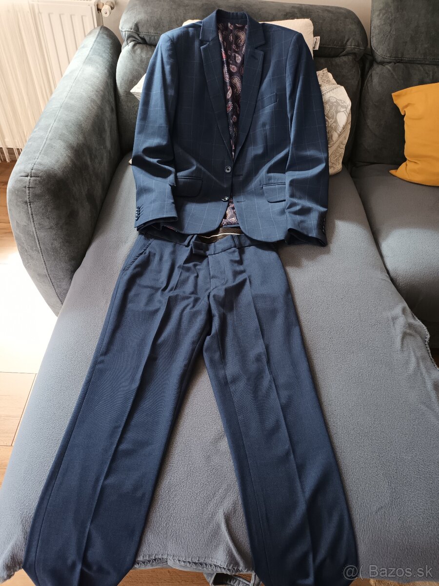 Tmavo modrý oblek pre chlapca výš. 176cm/veľ. 44