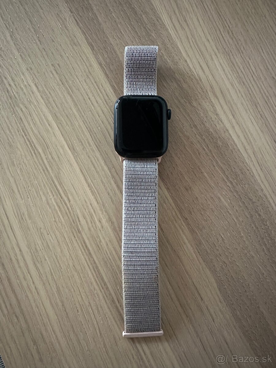 Apple Watch SE 44mm