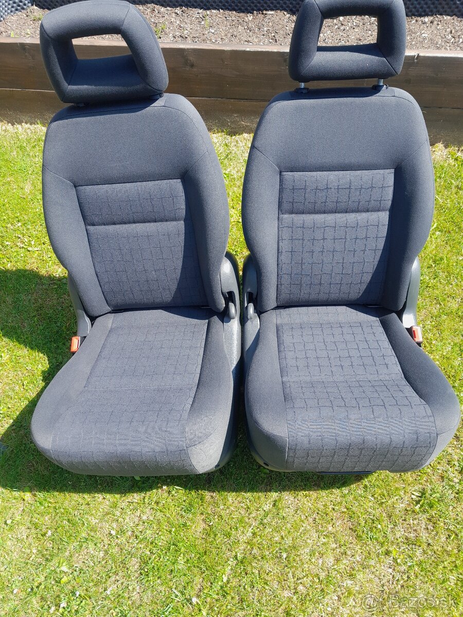 sedačky na seat alhambra