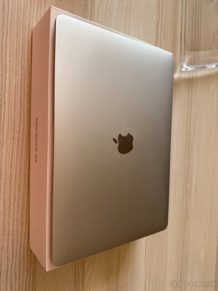 Predám Apple MacBook Air 13” M1 – 8GB RAM / 256GB SSD