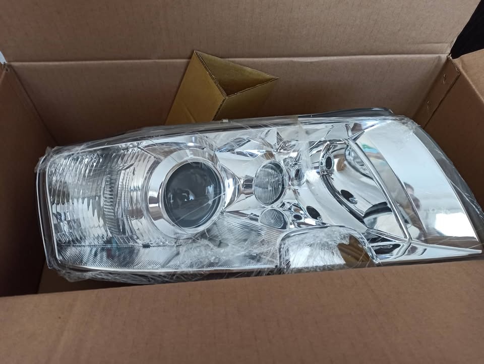 Na predaj svetlá Škoda Superb I