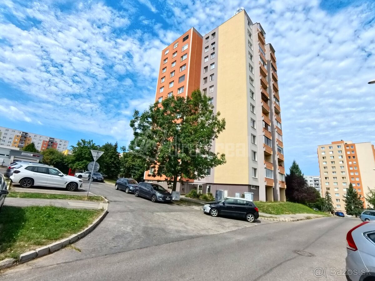 Neprehliadni - Slnečný veľkometrážny 3 izbový byt s…