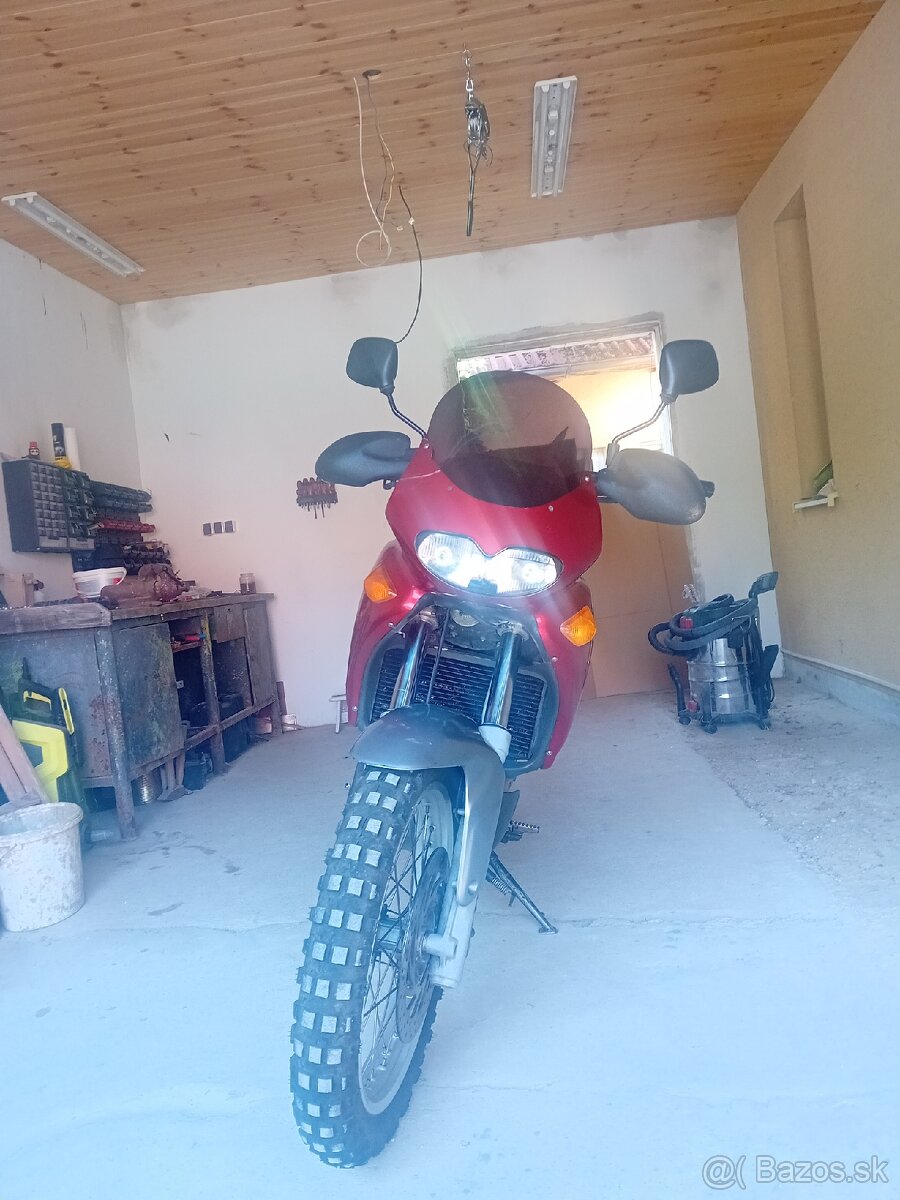 Predán Aprilia Pegaso 650 i.e ročnik 2003