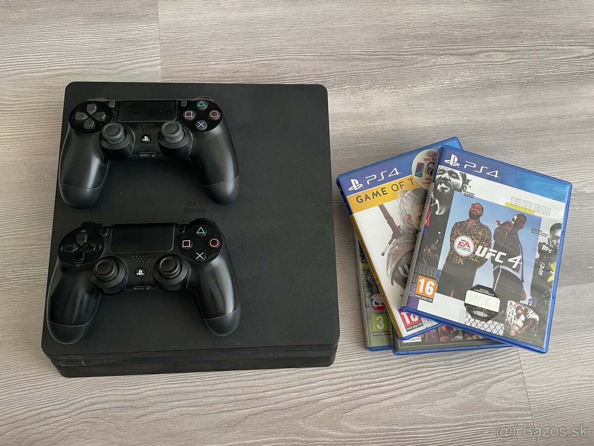 PlayStation 4 Slim 500 GB + 2 ovládače + 4 hry