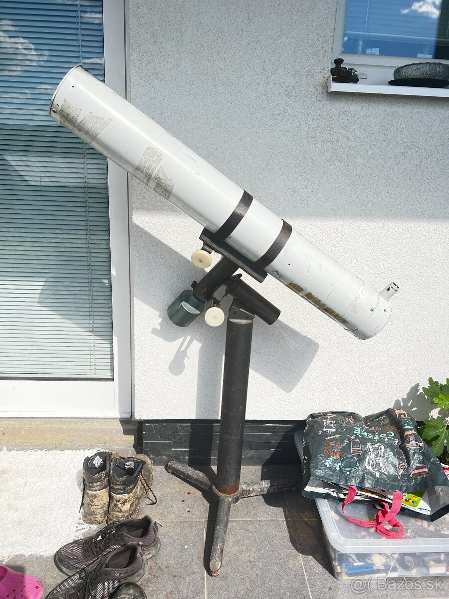hvezdarsky teleskop