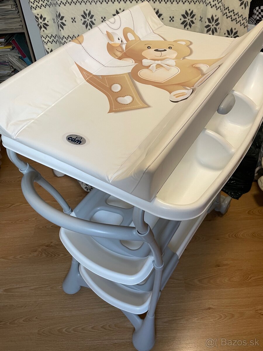 Prebaľovací pult s vaničkou značky Cam