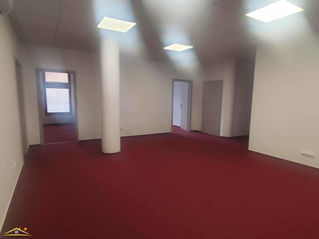 Prenájom kancelárskych priestorov – centrum Čadca, 150 m² (3