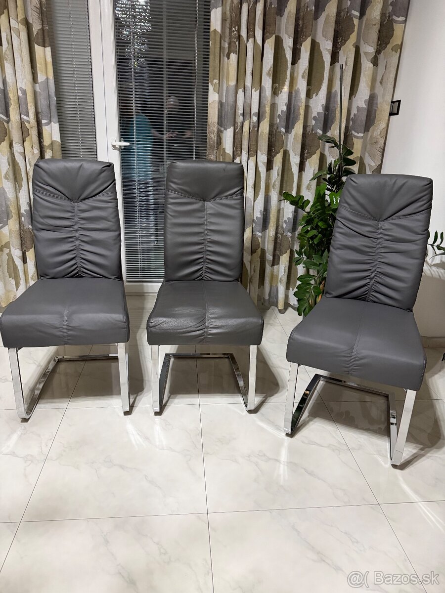 Jedálenské stoličky 3x