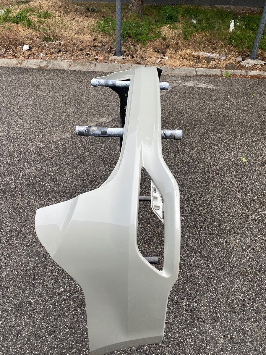 Hyundai santafe zadny naraznik