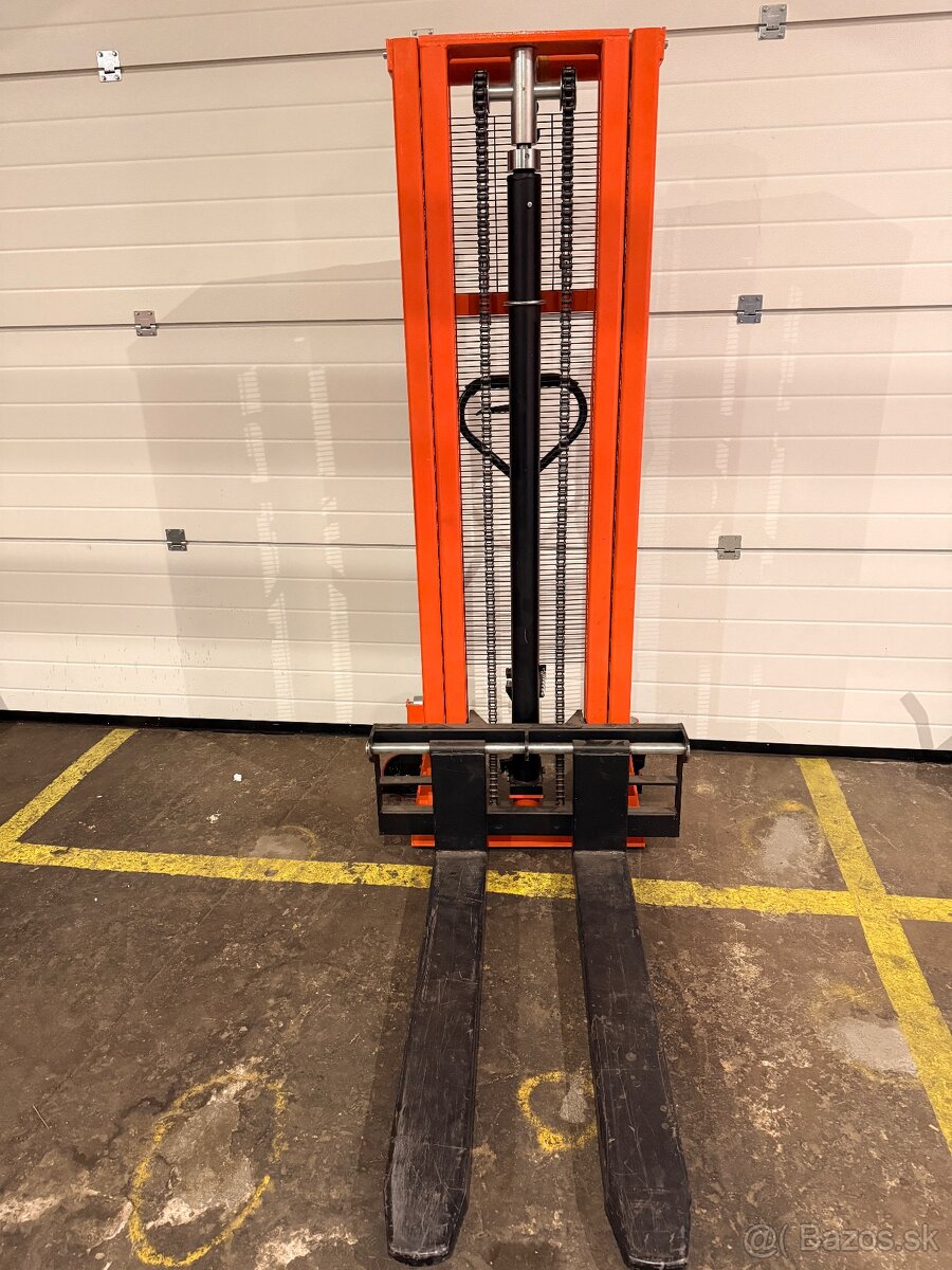 Paletovy vozik, stohovaci vozik