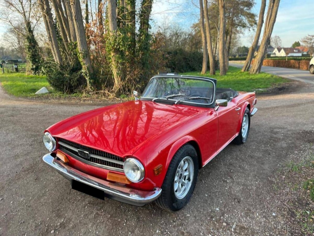 Triumph TR6 Soft Top z roku 1975
