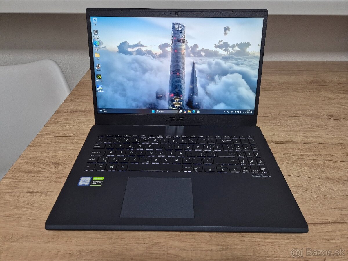 ASUS Vivobook /i5-9300H/16GB RAM/FHD IPS/512GB SSD/GTX 1650