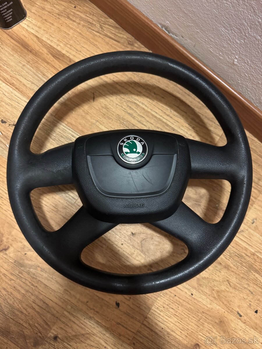 Predam volant Škoda Fabia aj s airbagom rok 2012